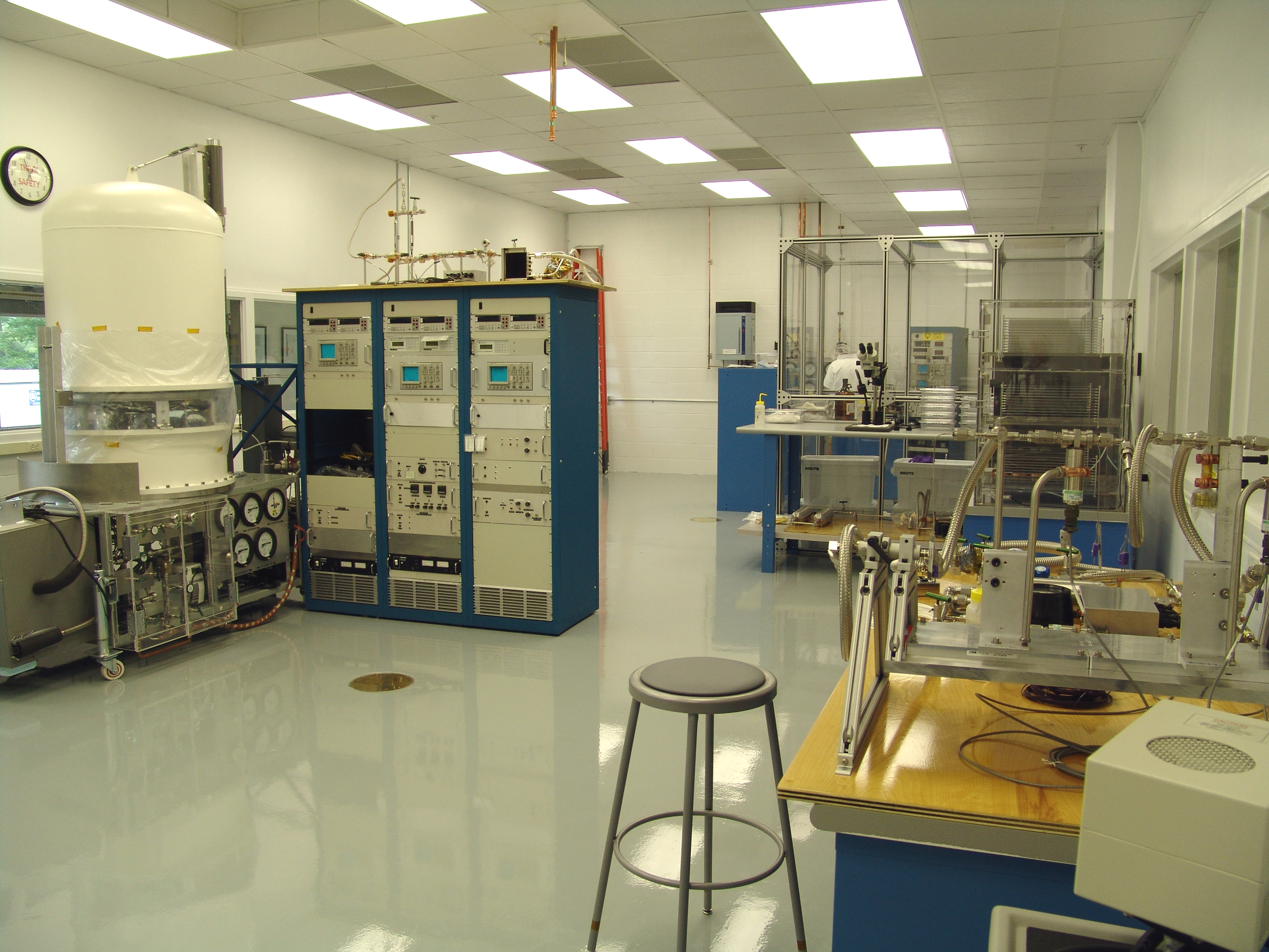 Cryogenic asssembly and test clean room area